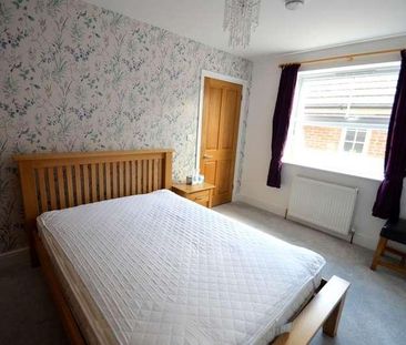 Feltham Hill Road, Ashford, TW15 - Photo 3