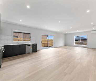 Fully Furnished Family Home - Photo 2