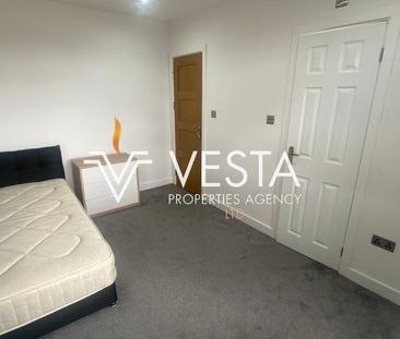 4 bedroom terraced house to rent - Photo 2