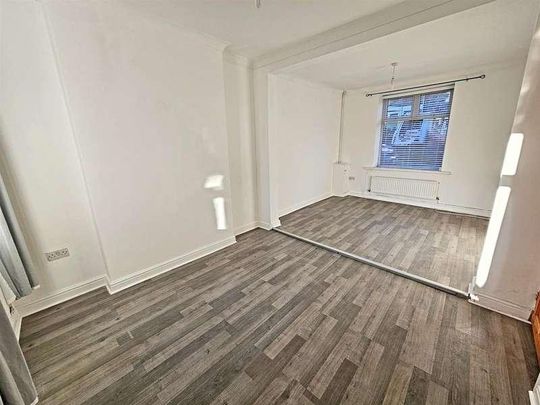 Augustus Street, Ynysybwl, CF37 - Photo 1