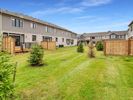 For Lease - 93 STONEFIELD Lane Unit# 130, Middlesex Centre, Ontario - Photo 5