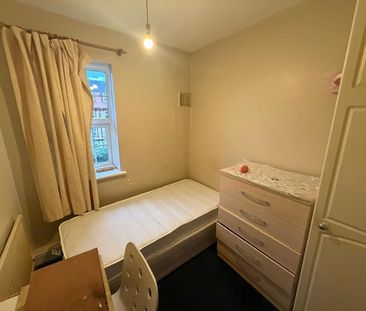 3 Bed Flat, Manor Road, E15 - Photo 4