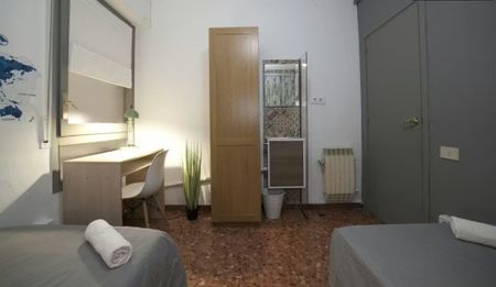 Carrer de Roger de Llúria, Barcelona, Catalonia 08037 - Foto 2