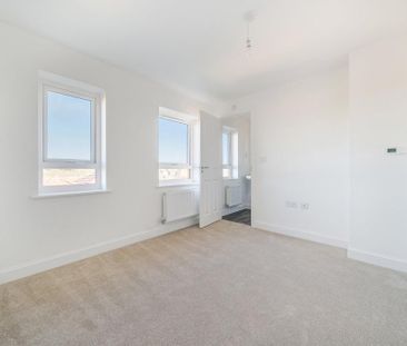 3 bedroom semi-detached house to rent - Photo 6