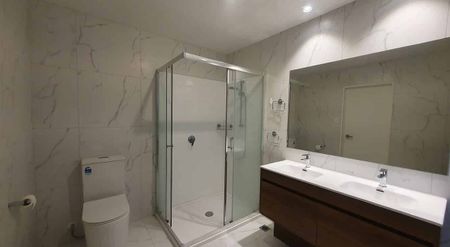 Modern & Sunny Room in Orewa - Photo 5