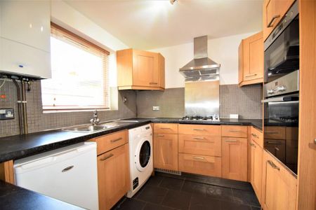 2 bedroom apartment to rent - Photo 3