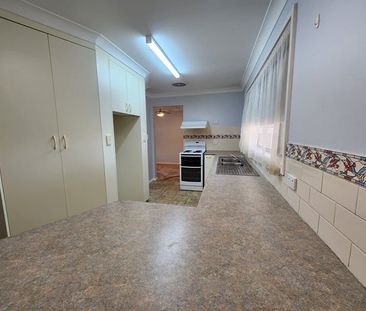 THREE BEDROOM HOME IN WEST DUBBO - Photo 6