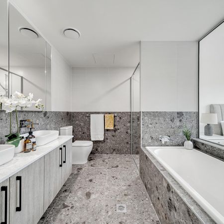 Executive Apartment With Three Carparks and Enviable Amenities - Photo 5