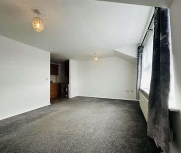 Pickering Lodge, Chapel End, CV10 - Photo 1