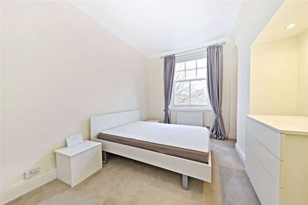 Impressive 1 bedroom period apartment, enviably located in a charming mansion block in the heart of Westminster. - Photo 2