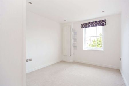 2 bedroom apartment set in a most central location. - Photo 4