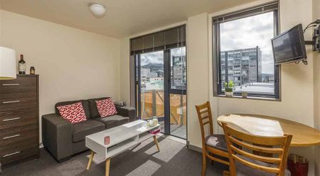 WONDERFUL WELLINGTON APARTMENT LIVING - Photo 2