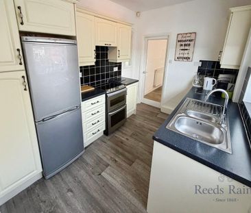 3 bedroom end of terrace house to rent - Photo 5