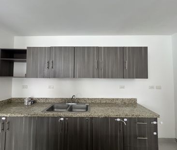 Townhouse de 2 recámaras, sin amueblar, dentro de periférico. - Photo 5