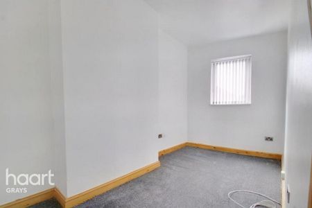 4 bedroom flat to rent - Photo 5