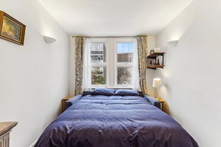 1 bedroom house in London - Photo 3