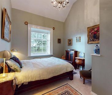 3 bedroom character property to rent - Photo 5