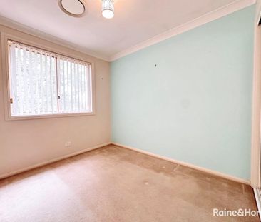 Conveniently Postioned Townhouse - Photo 3