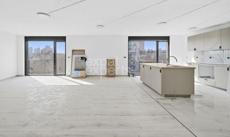 Slnečný 4i byt 116m2, nezariadený, s francúzskym balkónom a šatníkom - Fotografia 2