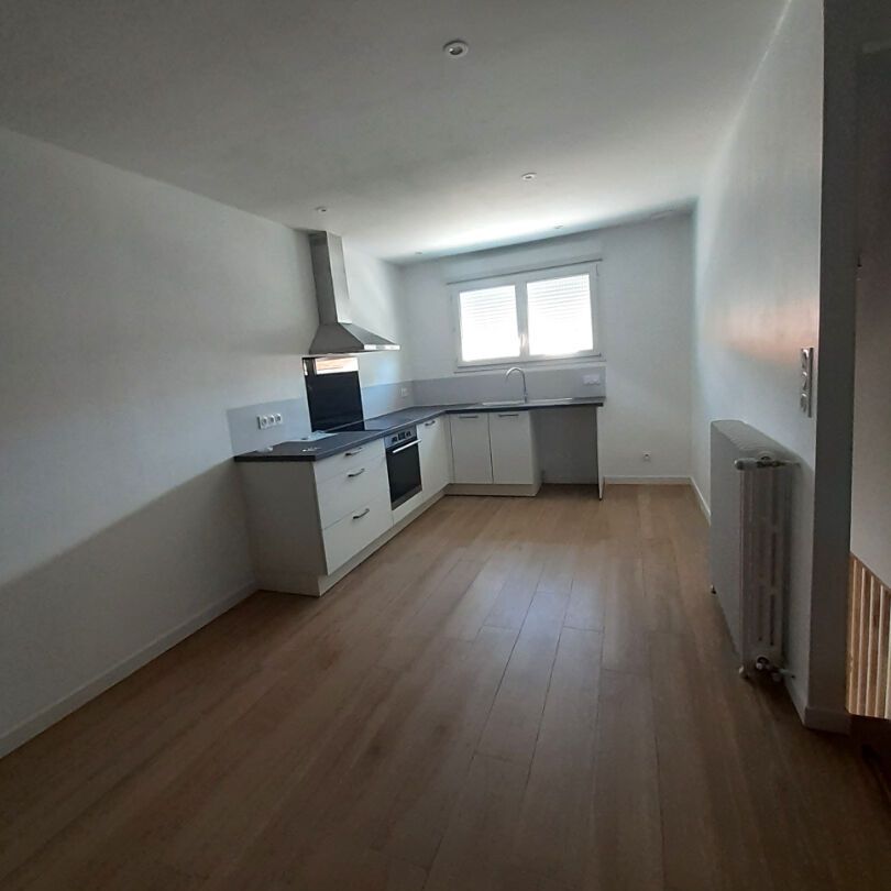 Location Maison 5 pièces 105m² - Photo 1