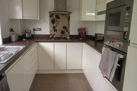 2 bedroom apartment to rent - Photo 4