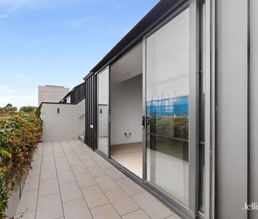 Kensington - Photo 2