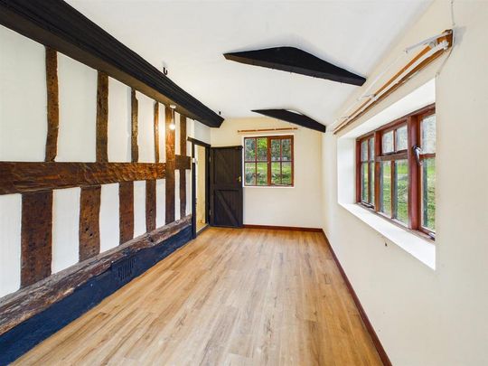 5 bedroom detached house to rent - Photo 1