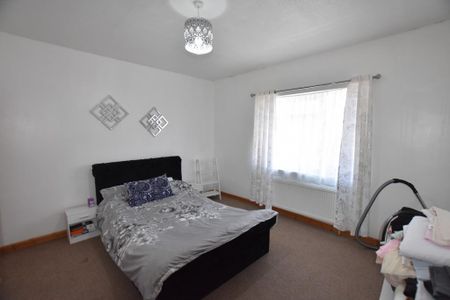 3 bedroom end of terrace house to rent - Photo 3