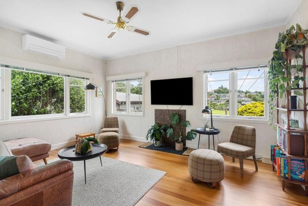 Beautifully Presented Home in The Bays - Photo 1