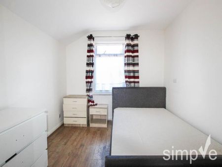 1 bedroom in a house share to rent - Photo 3