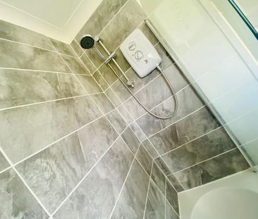 Little Close - Photo 1