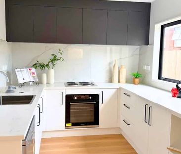 Brand New 3-Bedroom Townhouse in the Heart of Māngere Bridge - Photo 4