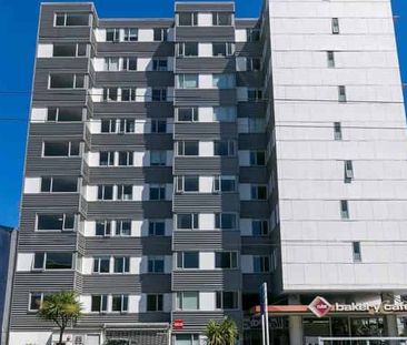 5 double bedroom furnished flat in heart of Student City - Photo 1