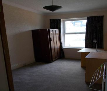 3 bedroom flat to rent - Photo 6