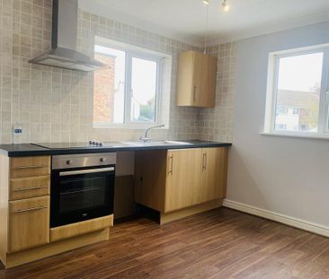 1 bedroom semi-detached house to rent - Photo 3