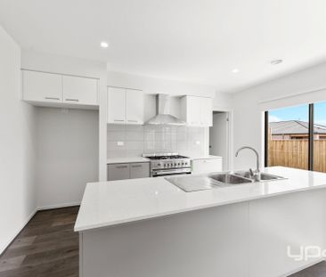 4-Bedroom Family Home with Modern Luxuries - Photo 3