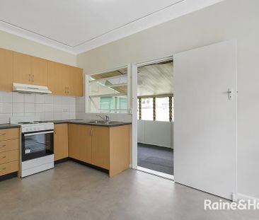 In The Heart Of Canley Heights - Photo 2