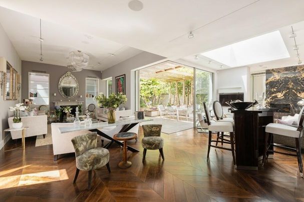 Elm Tree Road, St John's Wood, London, NW8 9JR - Photo 1