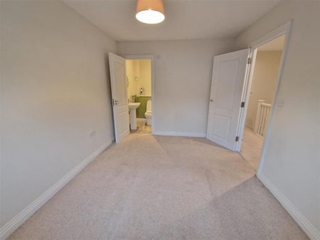 3 bedroom semi-detached house to rent - Photo 3