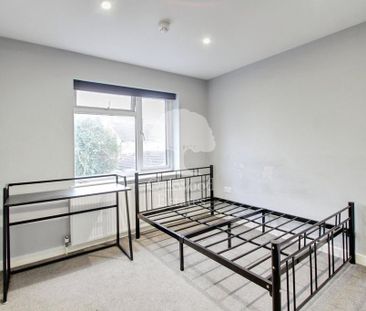 House of multiple occupation to rent - Photo 3