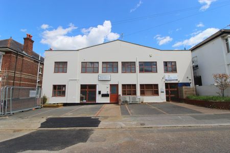 Abbott Road, Bournemouth, Dorset - Photo 5