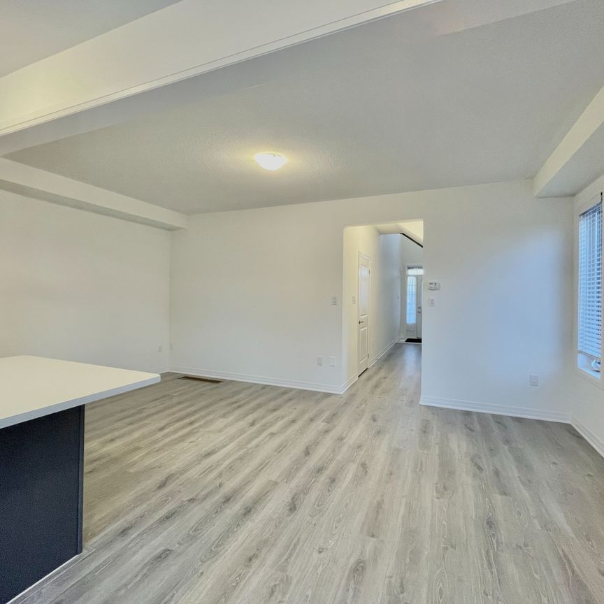 For Lease - 65 Kirkwood Way, Barrie, Ontario - Photo 1