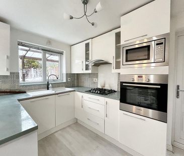 3 bedroom detached house to rent - Photo 2