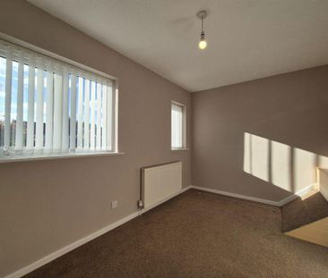 2 bedroom semi-detached house to rent - Photo 2