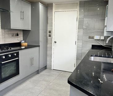 Room in a Shared House, Stirling Road, E13 - Photo 3