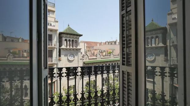 Carrer Gran de Gràcia, Barcelona, Catalonia 08012 - Photo 1