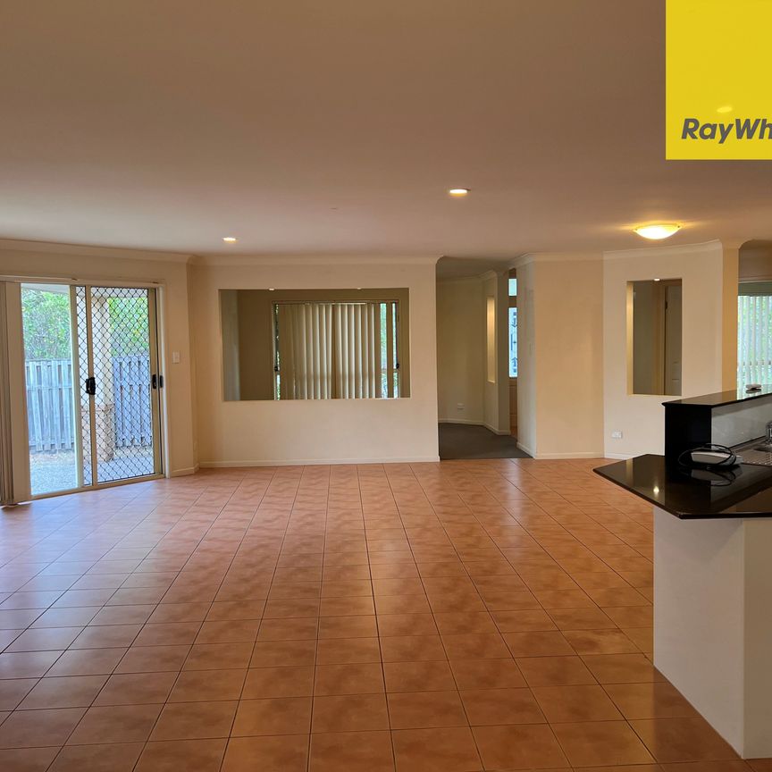 Spacious Family Living in Prime Location! - Photo 1