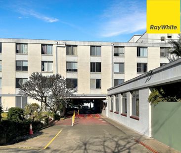 SELF CONTAINED STUDIO APARTMENT IN CONVENIENT LOCATION - Photo 1