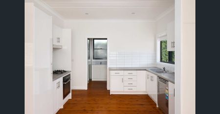 Home in the Heart of Convenience - Photo 4