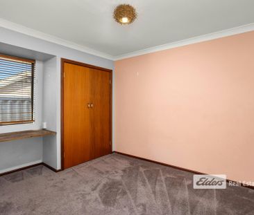 BEAUTIFUL FAMILY HOME - Photo 4